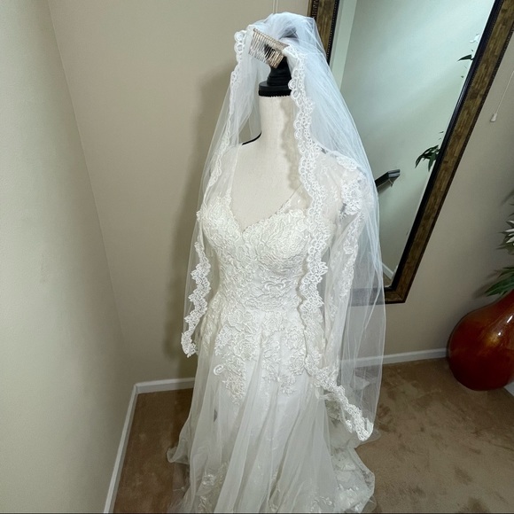 Allure Romance 3057 wedding dress with sleeves and veil size 12 ivory - Picture 17 of 17